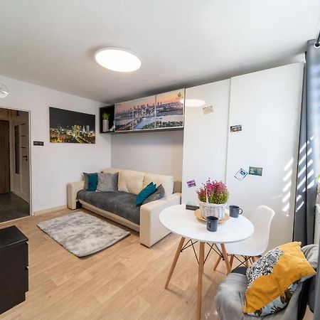 Metro Lux Home Apartment Warsaw Exterior photo